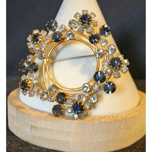 VTG Austria Smoke Grey Aurora Borealis Rhinestone Wreath Brooch Gold Tone Pin
